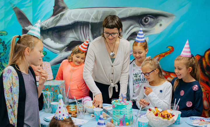 Dive into an unforgettable birthday adventure at Dream Aquarium! Explore sea life, interactive exhibits.
