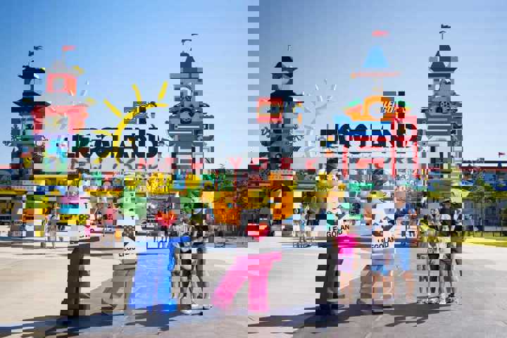 Play with Legos