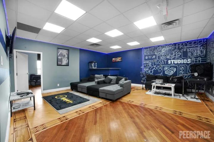 Spacious Birthday Studio